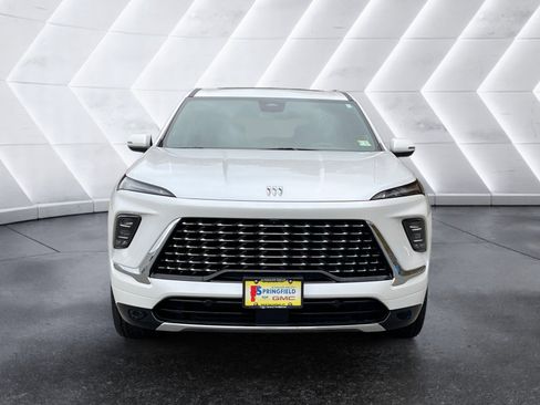 Certified 2025 Buick Enclave Avenir image 9