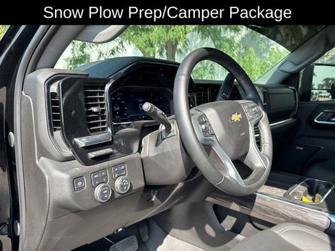 Used 2025 Chevrolet Silverado 2500 LTZ w/ LTZ Premium Package AWD/4WD image 11