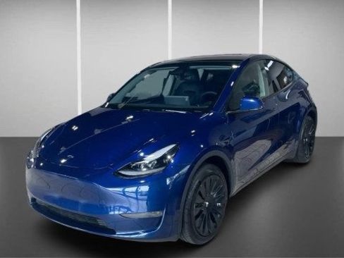 Used 2023 Tesla Model Y Long Range AWD/4WD image 6