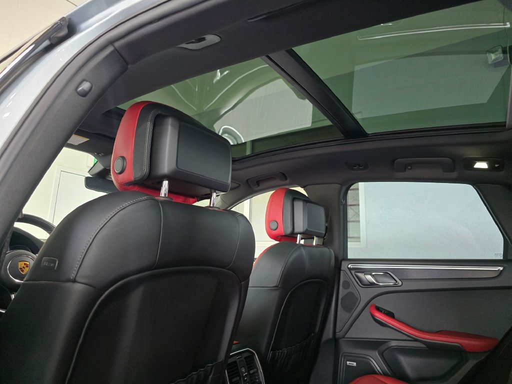 Used 2021 Porsche Macan GTS w/ Premium Package Plus (PF9) AWD/4WD image 26