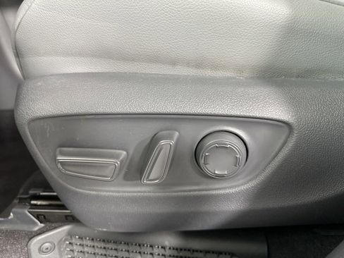 Used 2021 Toyota Sienna XLE image 8