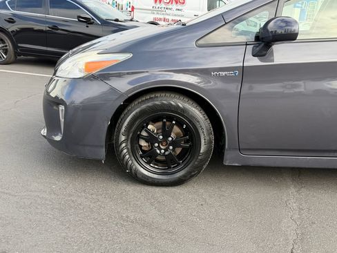 Used 2015 Toyota Prius Two FWD image 5