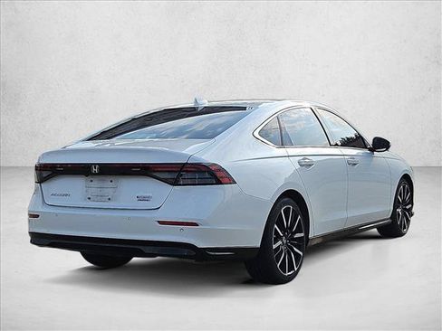 Used 2024 Honda Accord Touring image 5