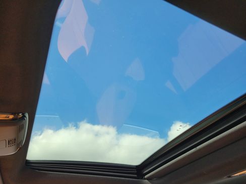 Used 2025 BMW 330i Sedan RWD image 31