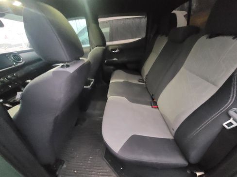 Used 2021 Toyota Tacoma TRD Off-Road image 8