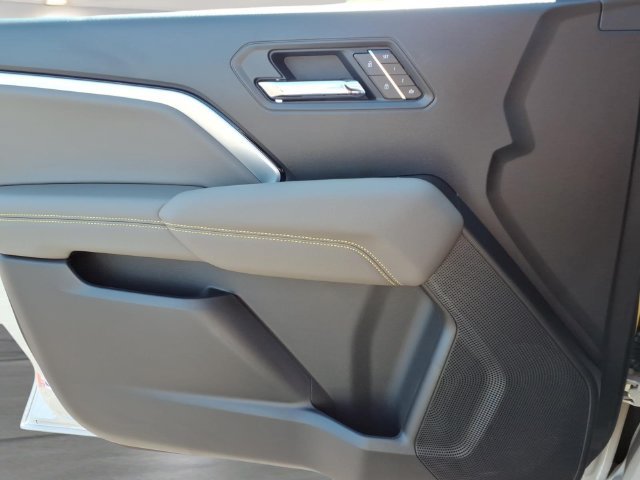 New 2026 Chevrolet Colorado ZR2 w/ Technology Package AWD/4WD image 11