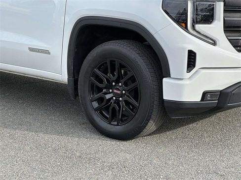Used 2022 GMC Sierra 1500 Elevation image 9