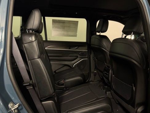 New 2026 Jeep Grand Cherokee L Limited AWD/4WD image 32