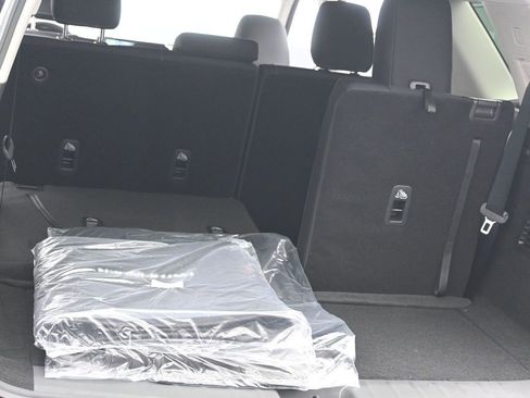 New 2026 Nissan Pathfinder S image 22