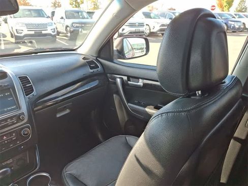 Used 2014 Kia Sorento SX w/ 3rd Row Package image 11
