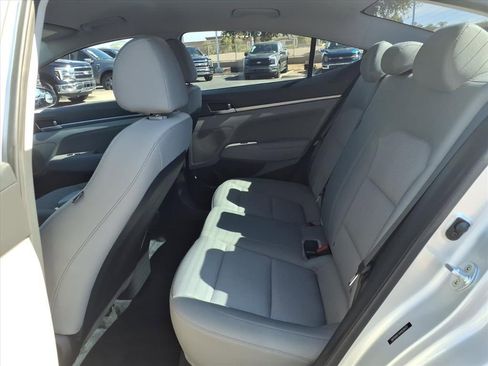 Used 2017 Hyundai Elantra SE image 16