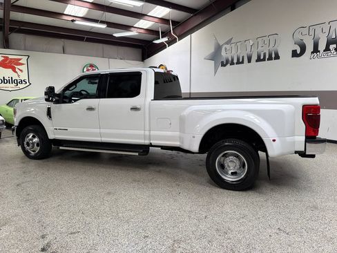 Used 2022 Ford F350 XLT w/ XLT Premium Package AWD/4WD image 4