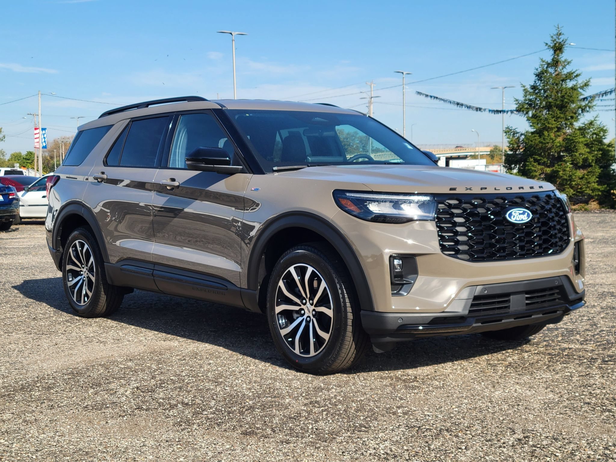 New 2027 Ford Explorer ST-Line AWD/4WD image 2