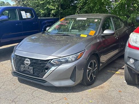 Used 2024 Nissan Sentra SV FWD image 2