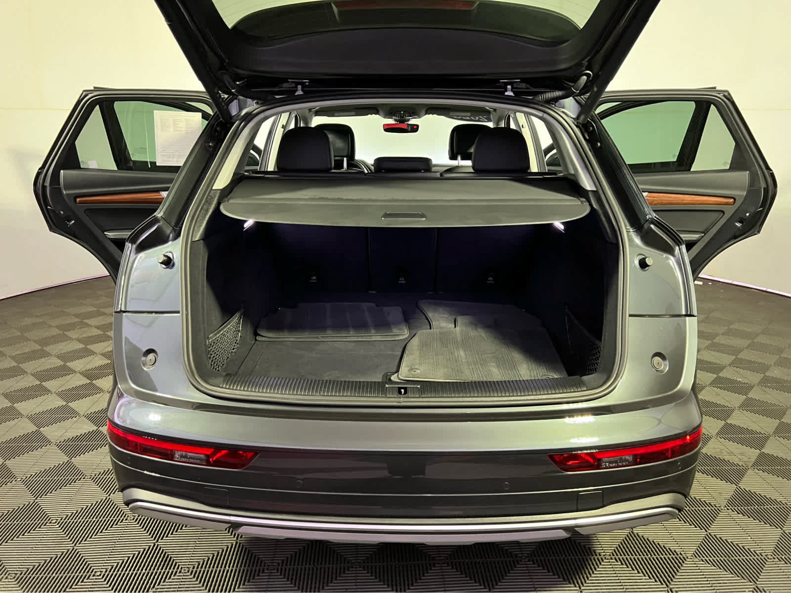 Used 2023 Audi Q5 2.0T Premium Plus w/ Premium Plus Package AWD/4WD image 27
