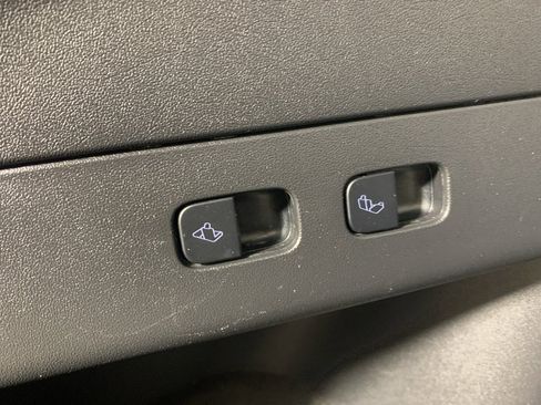 Used 2022 Tesla Model Y Performance image 37