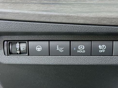 Used 2023 Nissan Ariya AWD image 17