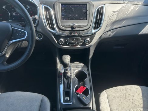 Used 2022 Chevrolet Equinox LT AWD/4WD image 11