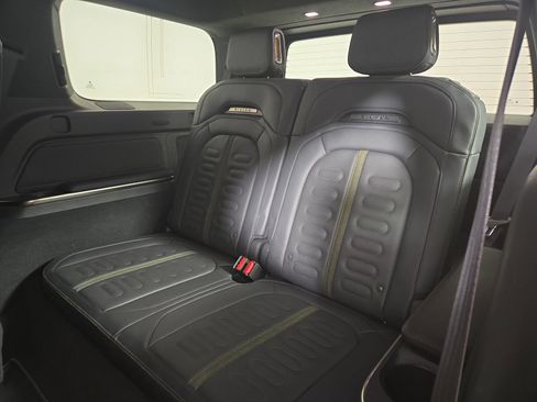 Used 2023 Rivian R1S Adventure image 22