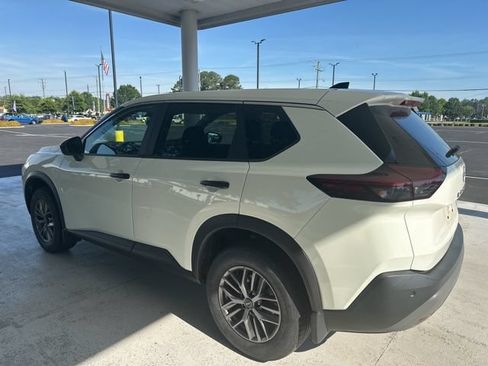 Used 2023 Nissan Rogue S AWD/4WD image 4