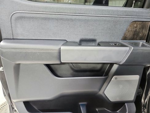 Used 2024 Ford F250 Lariat w/ Chrome Package image 42