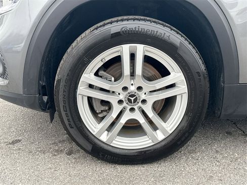 Used 2020 Mercedes-Benz GLB 250 4MATIC w/ Premium Package image 19