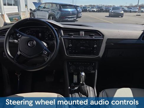 Used 2018 Volkswagen Tiguan SEL Premium image 8