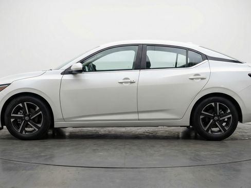 Used 2025 Nissan Sentra SV FWD image 5