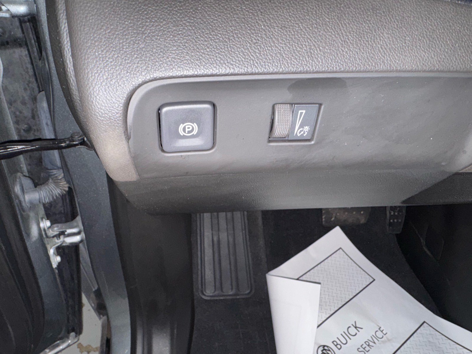 Certified 2023 Buick Enclave Essence w/ Experience Buick Package AWD/4WD image 18