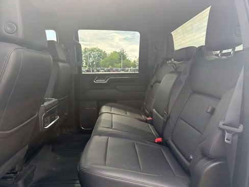 Used 2024 GMC Sierra 3500 SLT w/ SLT Convenience Package AWD/4WD image 17