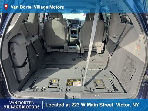 Used 2019 Toyota Sienna XLE w/ XLE Navigation Package FWD image 33
