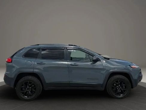Used 2015 Jeep Cherokee Trailhawk w/ Trailer Tow Group AWD/4WD image 8