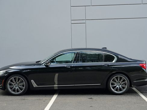 Used 2019 BMW 740i RWD image 51