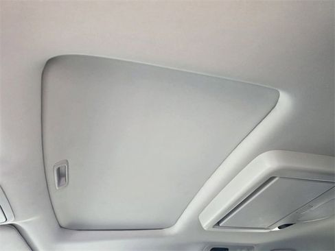 Used 2025 Honda Odyssey Elite image 19