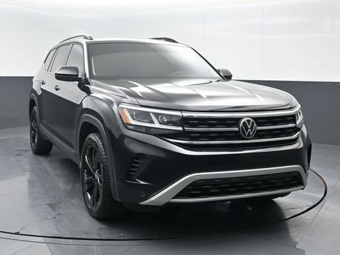 Used 2022 Volkswagen Atlas SE image 1