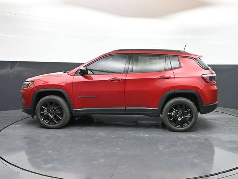 New 2026 Jeep Compass Latitude AWD/4WD image 31
