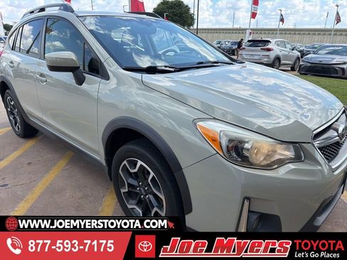 Used 2017 Subaru Crosstrek 2.0i Premium AWD/4WD image 1