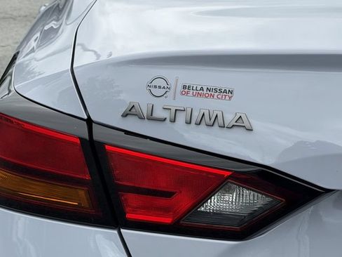 Used 2024 Nissan Altima 2.5 SR FWD image 5