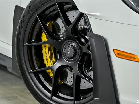 Used 2024 Porsche 911 GT3 RS RWD image 3