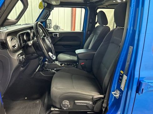 Used 2022 Jeep Wrangler Unlimited Sahara w/ Dual Top Group AWD/4WD image 13