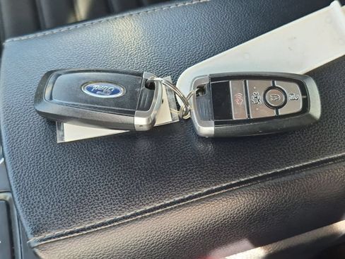 Used 2019 Ford Fusion SE FWD image 35