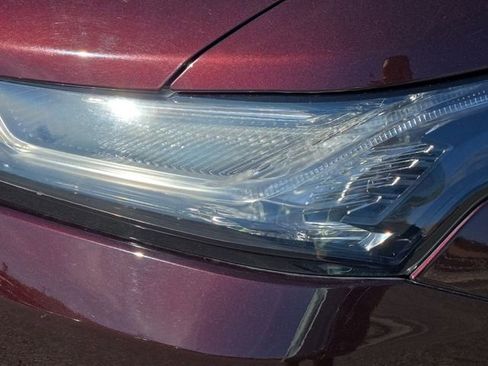 Used 2022 Chevrolet Traverse LT image 8