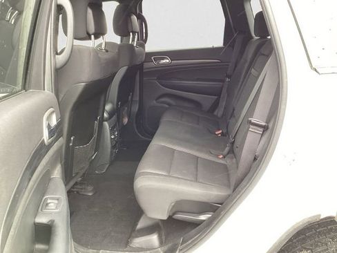 Used 2020 Jeep Grand Cherokee Laredo image 11