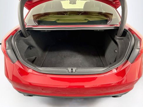 Used 2019 Alfa Romeo Giulia w/ Nero Edizione RWD image 27