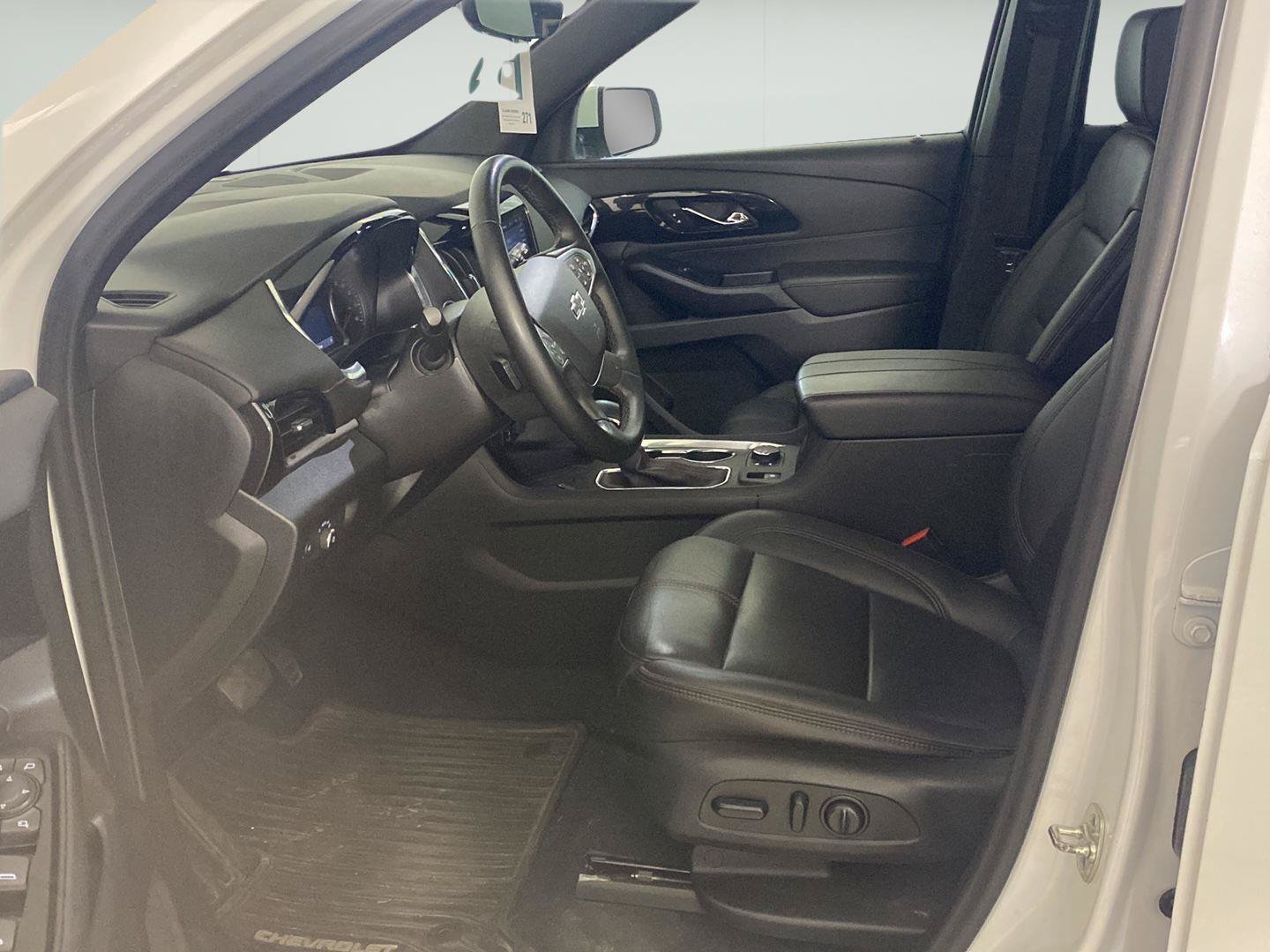 Certified 2023 Chevrolet Traverse RS AWD/4WD image 11