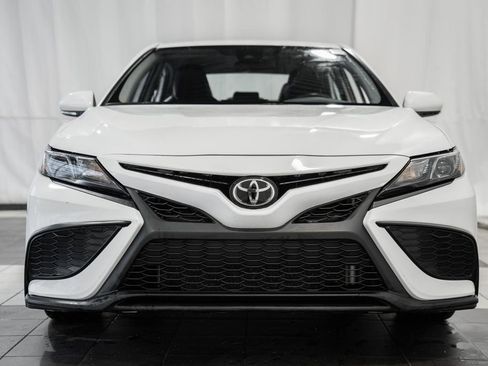 Used 2024 Toyota Camry SE image 2