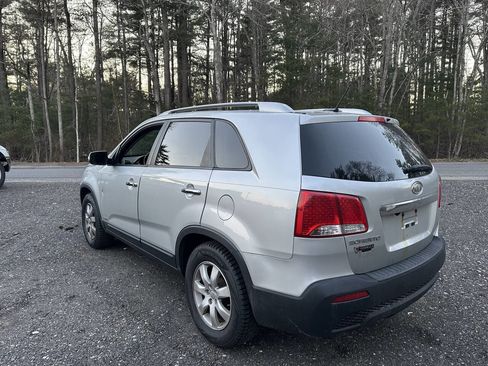 Used 2013 Kia Sorento LX w/ Convenience Pkg image 17