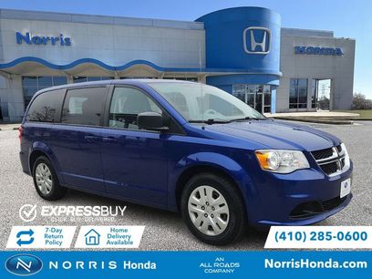 Used 2018 Dodge Grand Caravan SE w/ UConnect Hands-Free Group