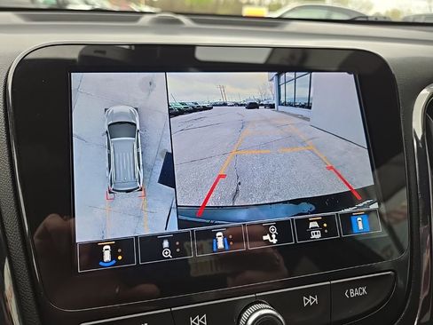 Used 2023 Chevrolet Equinox Premier FWD image 55