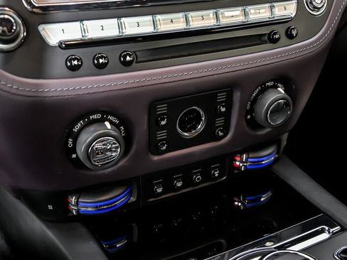 Used 2018 Rolls-Royce Wraith RWD image 33